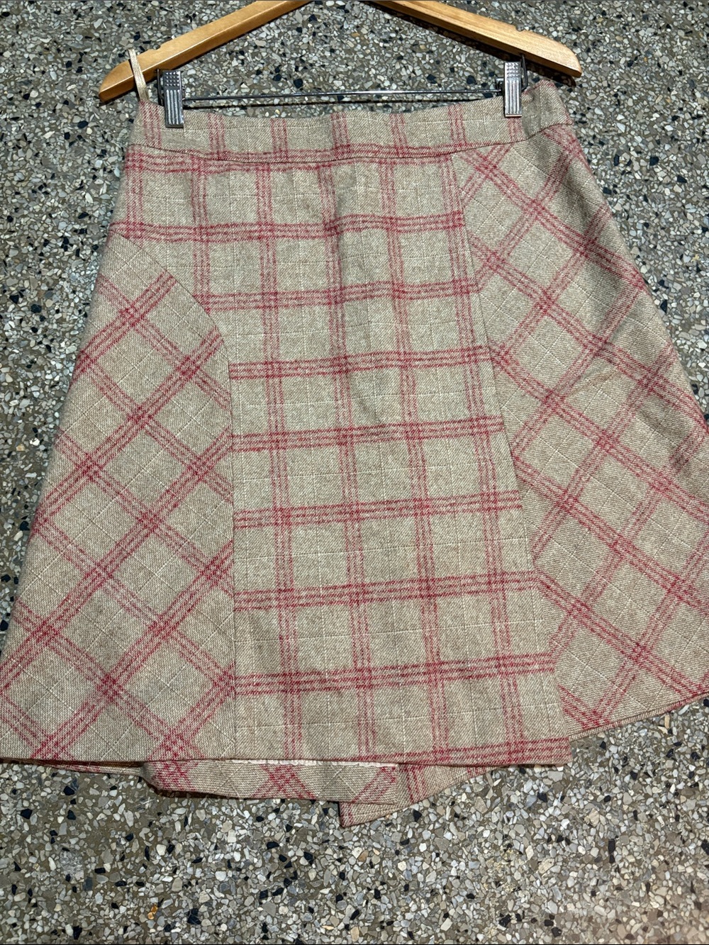 Vintage Y2K Banana Republic A-line
Skirt Size 8 Beige Red Plaid Wool Blend